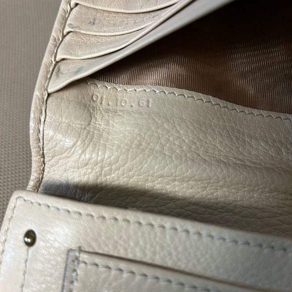 Chloe Paddington Long Flap Wallet Leather with Gold Lock & Key - Picture 4 of 12